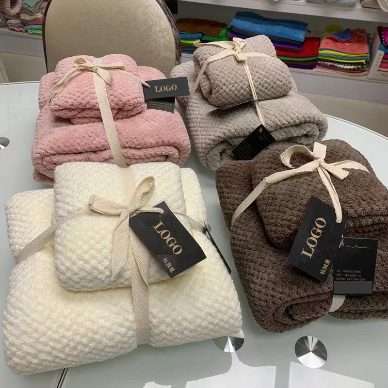 Serviette de bain en éponge corail avec motif ananas en grille, absorbante, ensemble de serviettes douce et confortable.